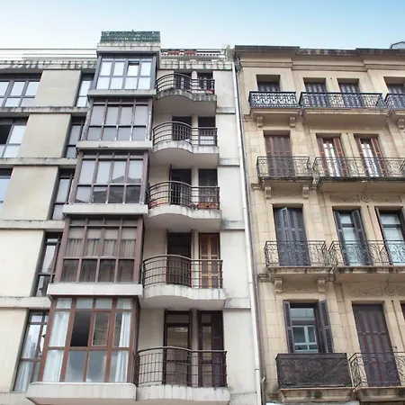Living Apartment *